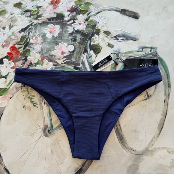 LAST PRICE🍒🤍TAVIK reversible swimming bottom 💐 - Picture 1 of 7